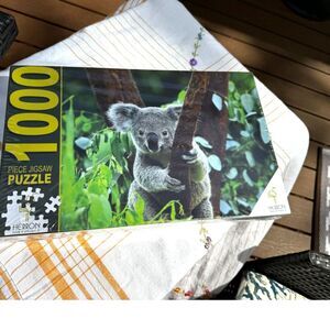 New 1000 piece puzzle Herron Puzzle co.  Australian Koala unopened